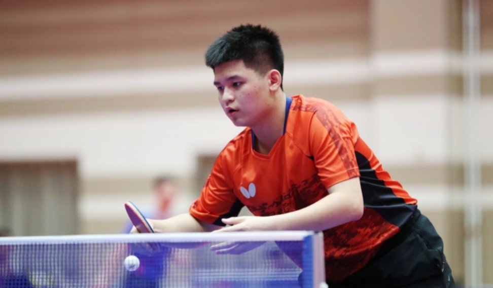 他在边路的 他在边路的