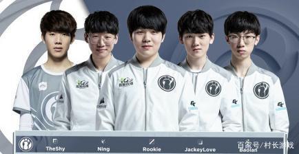 雄鹿进入两 雄鹿进入两